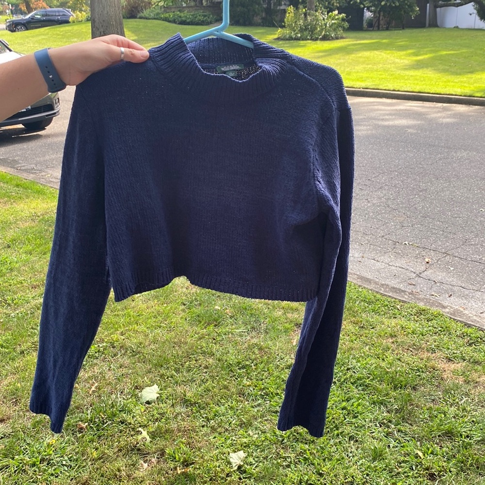 Sweater crop top